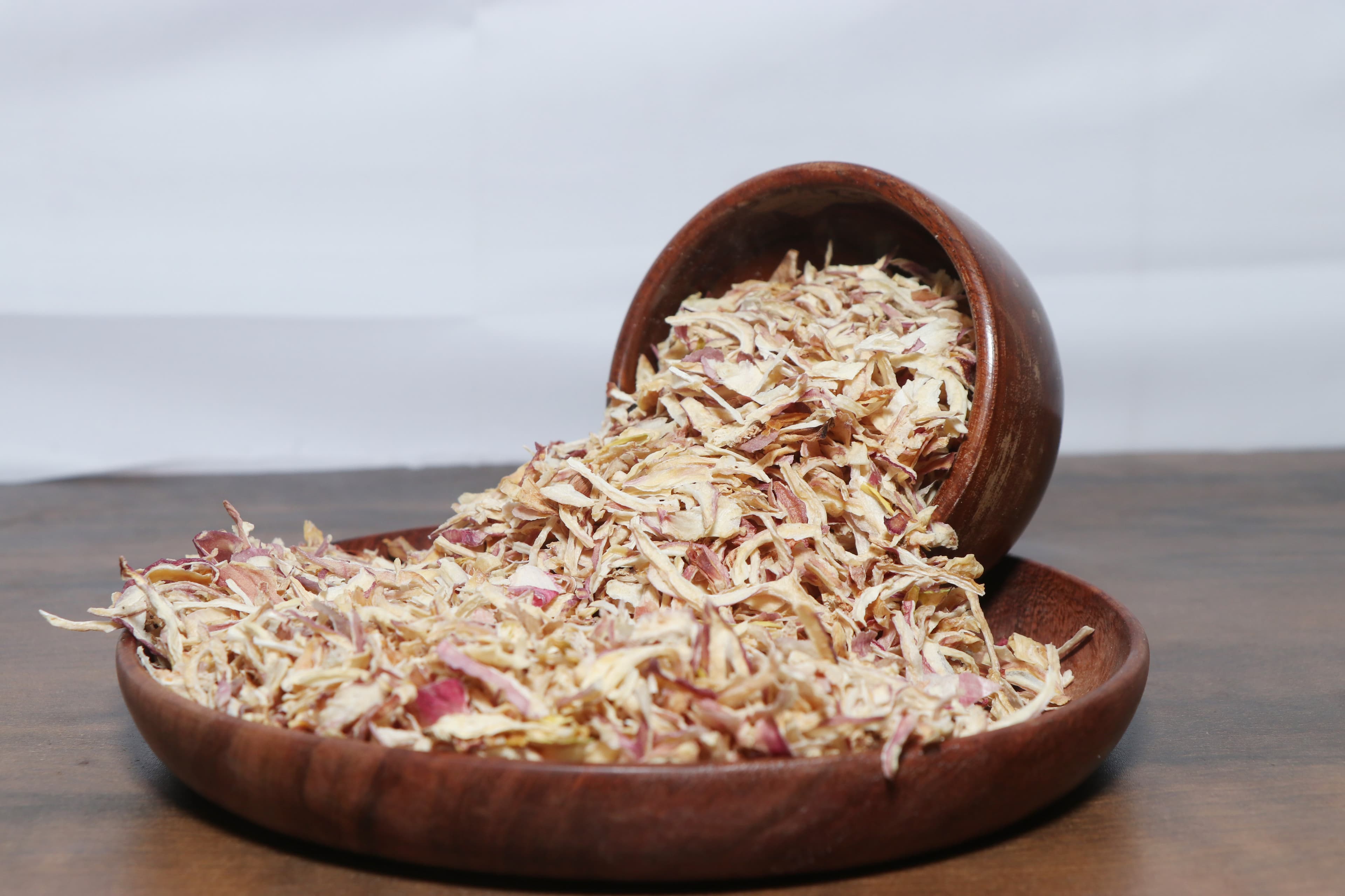 Dehydrated Pink Onion